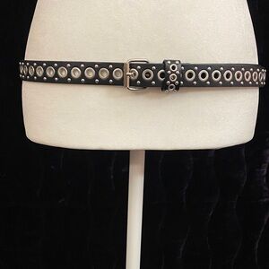 Black belt with silver accents #259